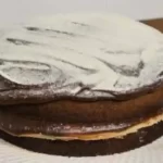 Bolo de Chocolate com Recheio de Leite Ninho – Como ganhar dinheiro com essa receita