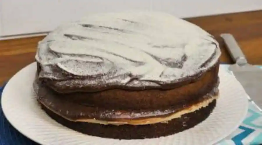 Bolo de Chocolate com Recheio de Leite Ninho – Como ganhar dinheiro com essa receita